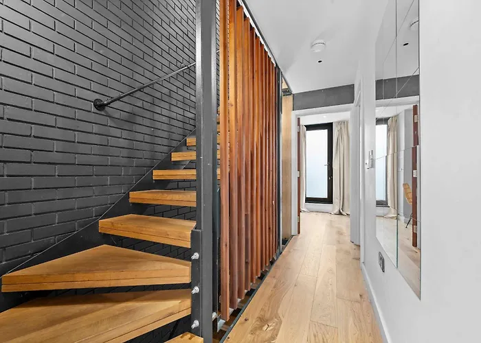 Stunning Luxury Townhouse In Centre Of Manchester
