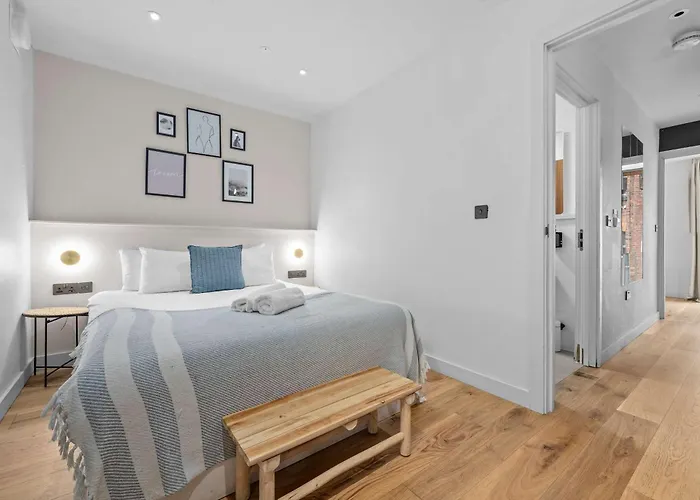 Stunning Luxury Townhouse In Centre Of Manchester