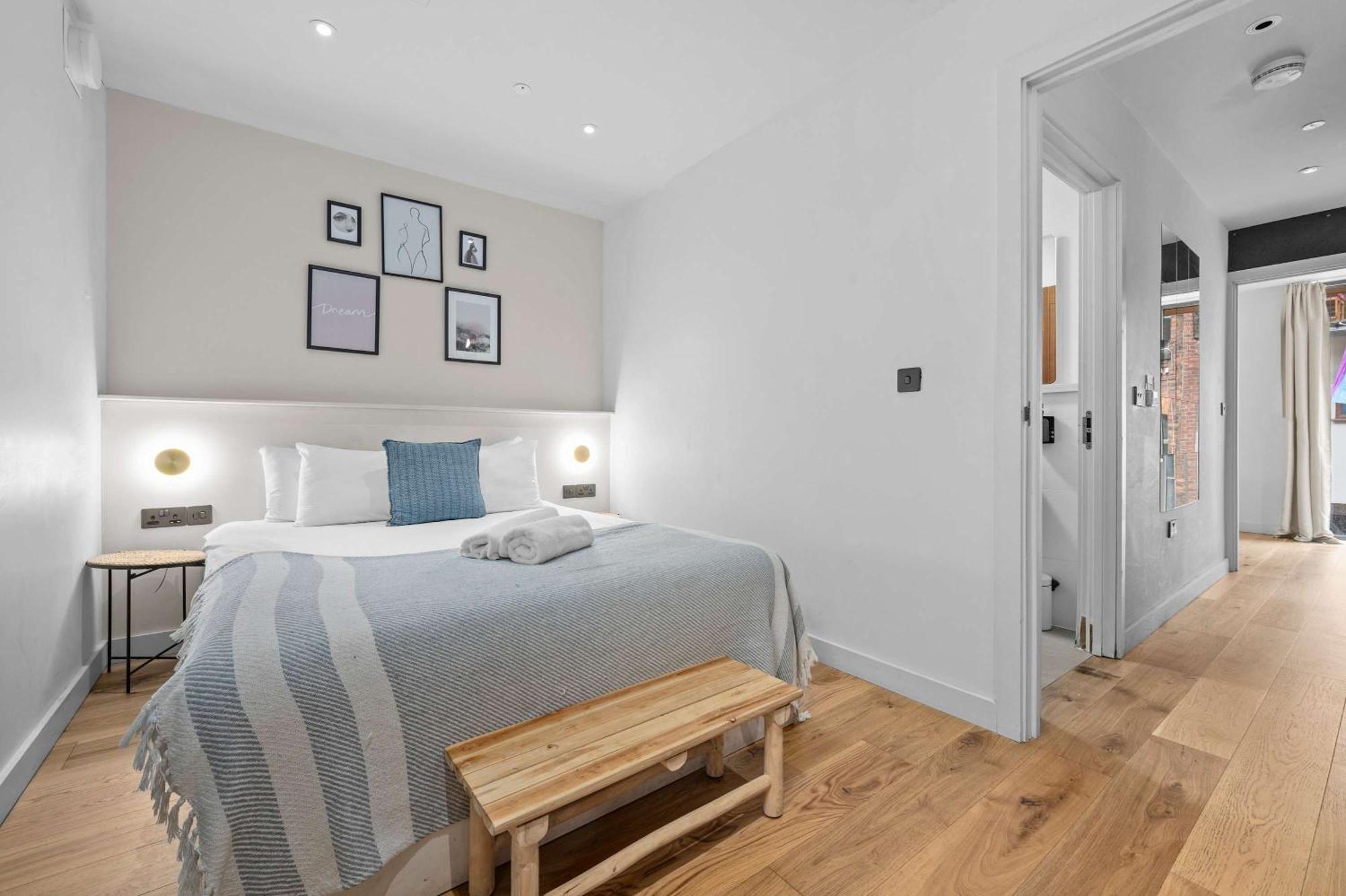 Stunning Luxury Townhouse In Centre Of
