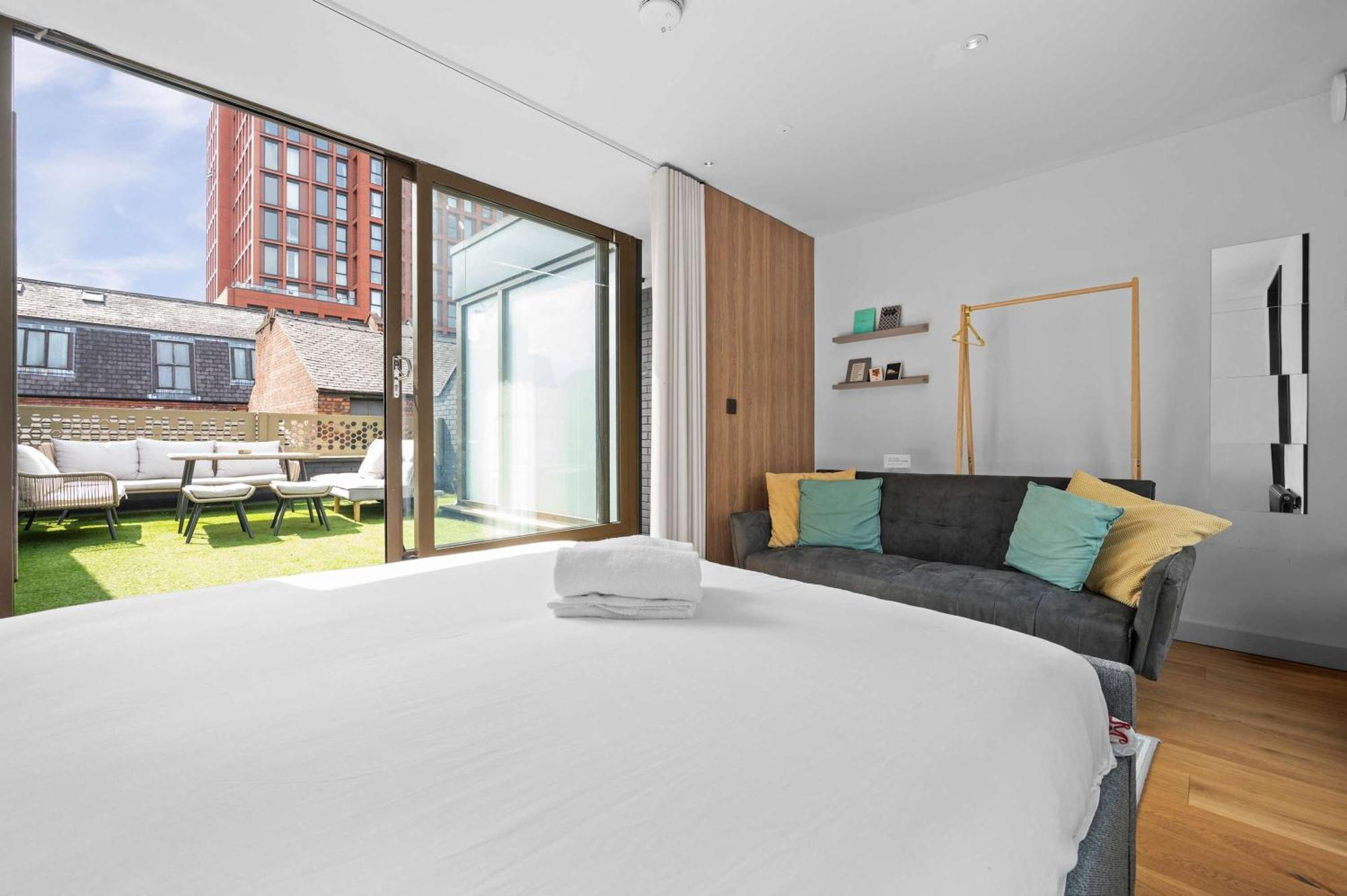 Stunning Luxury Townhouse In Centre Of Manchester