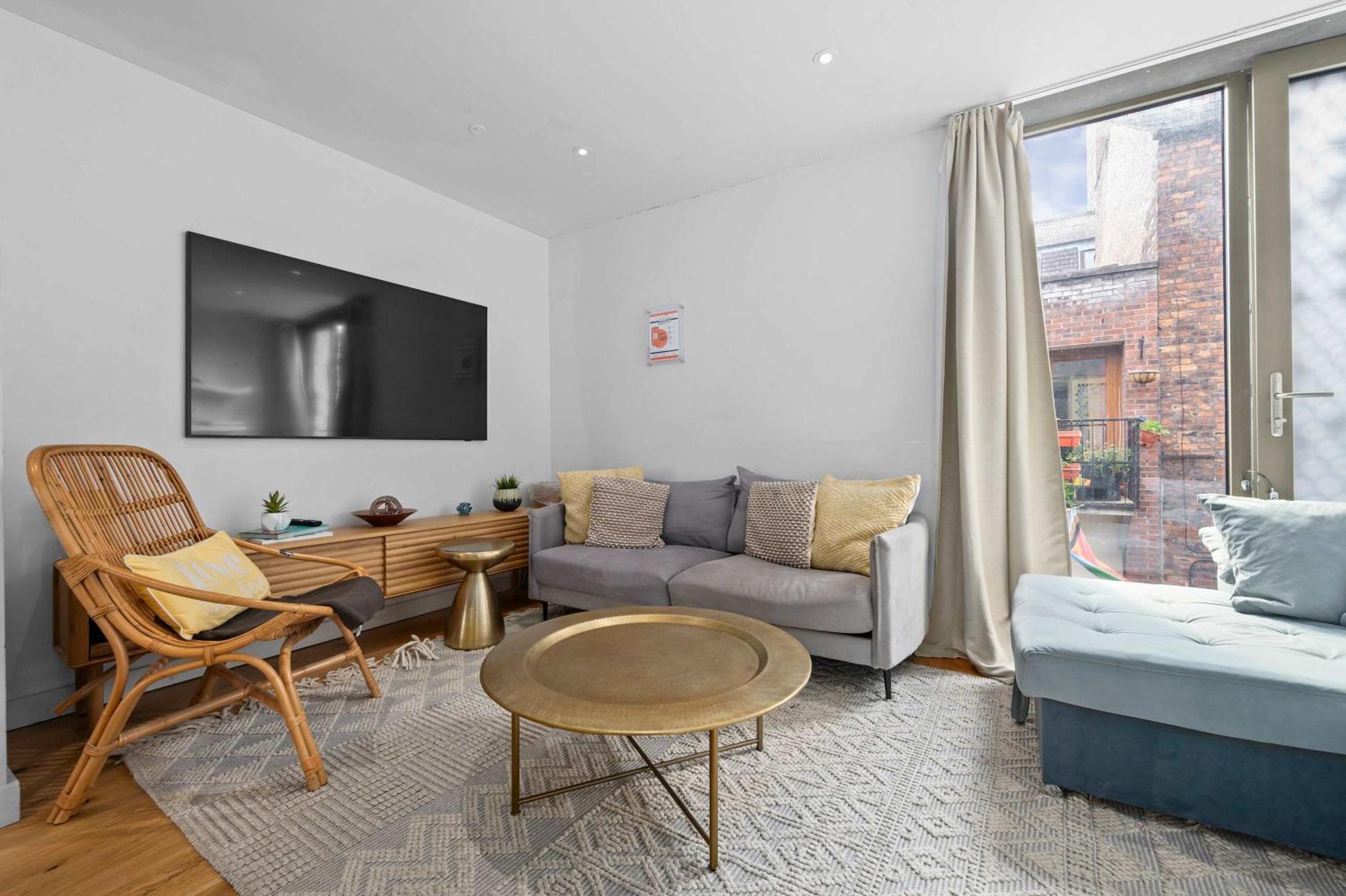 Stunning Luxury Townhouse In Centre Of * Manchester