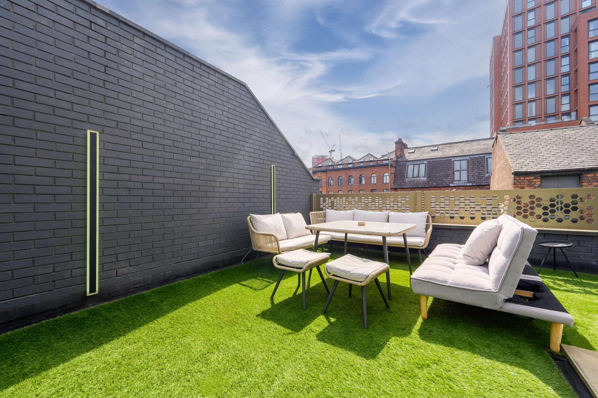 Stunning Luxury Townhouse In Centre Of * Manchester